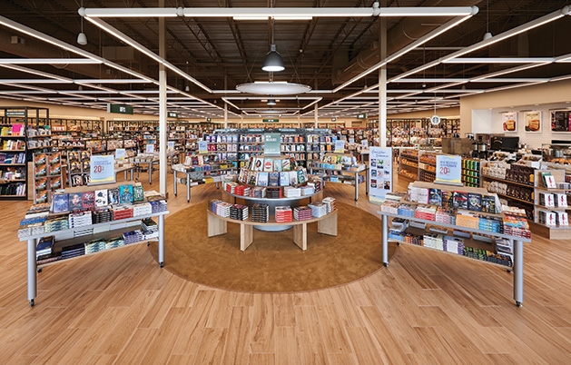 The main entry of Barnes & Noble Woodbury.